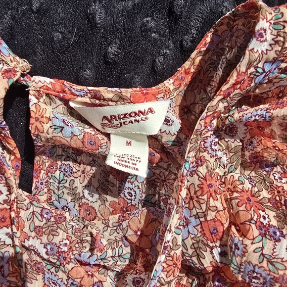 Arizona Jean Co. Cute Floral Ruffle Blouse Size Medium - Picture 2 of 3
